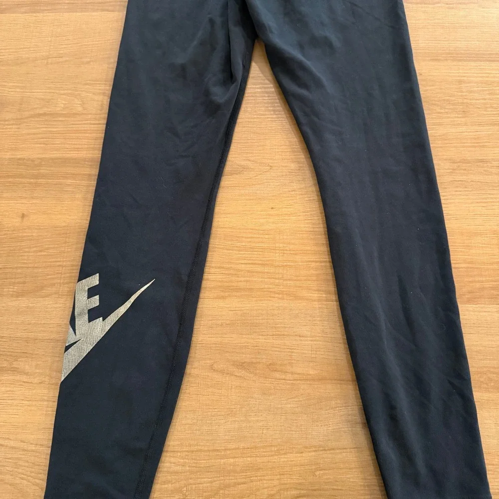 Nike‎ Just Do It Black Leggings Metallic Logo Womens Small Activewear
